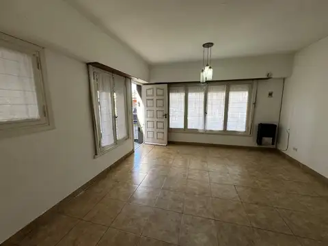 Depto Tipo Casa en Alquiler de 3 ambientes