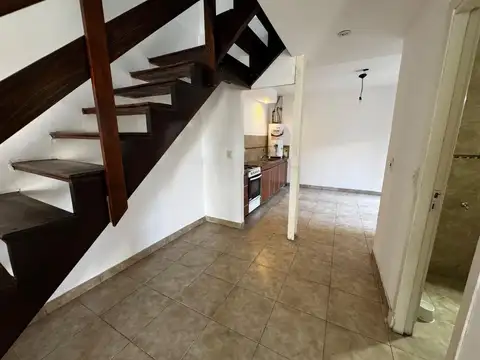 Depto Tipo Casa en Alquiler en Villa Primera, $ 1.000.000