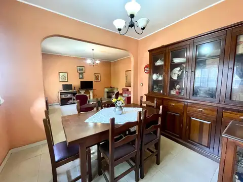 VENTA CASA 3 AMBIENTES COCHERA VERSALLES