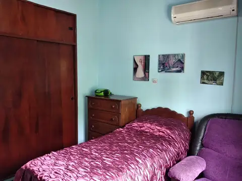 SE VENDE CHALET DE TRES DORMITORIOS MORENO CENTRO