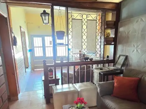 Casa 2 ambientes con 1 baño