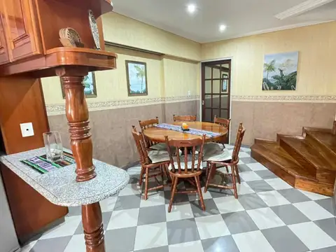 VENTA DE HERMOSO CHALET DE 5 AMB - VILLA LIBERTAD