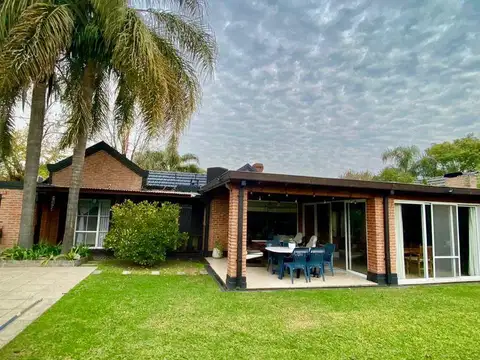 Casa en Venta con 4 cocheras