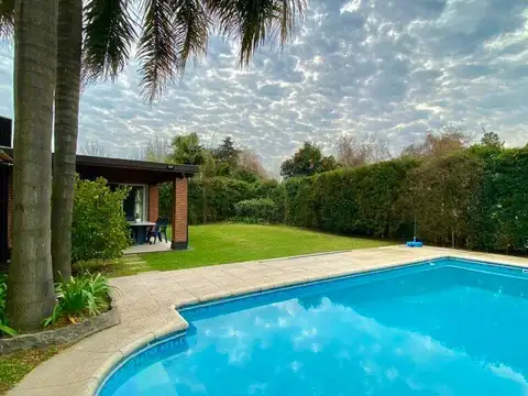 Casa 6 ambientes con 3 baños