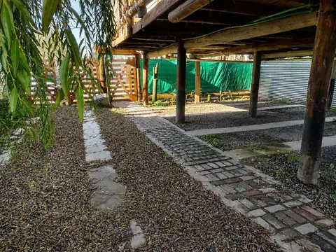 Casa 2 ambientes con 1 baño
