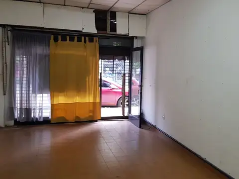 LOCAL COMERCIAL DE 26 M2 SOBRE AVENIDA MITRE  