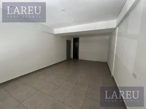 Oficina 3 ambientes con 1 baño