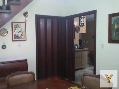 Casa 4 ambientes con 2 baños