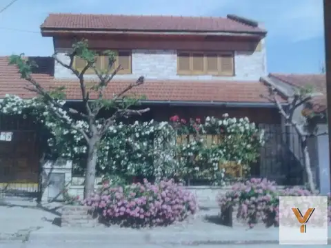 Casa en venta -  3 dormitorios  2 baños - 180mts2 - Necochea