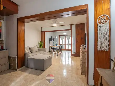 Casa 8 ambientes con 3 baños