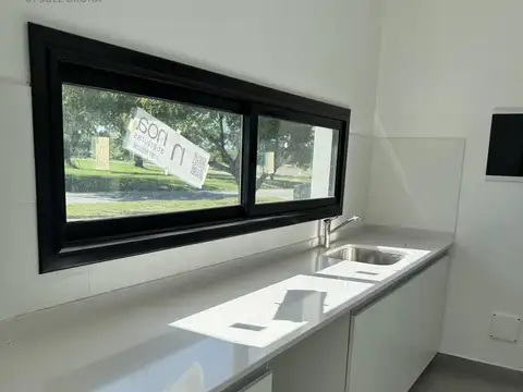Casa en Venta en Praderas De San Lorenzo, USD 390.000