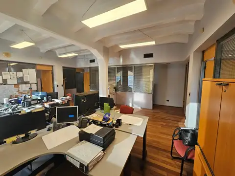 Oficina en Venta con 2 cocheras