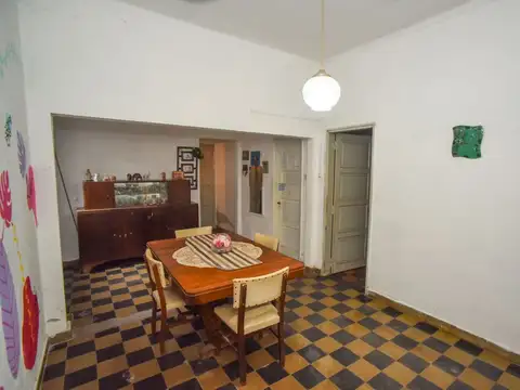 VENTA CASA 2 DORMITORIOS Y DPTO 1 DORMITORIO