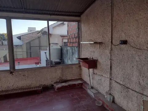 Depto Tipo Casa en Alquiler en Lanus Este, $ 650.000