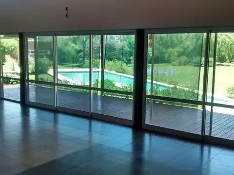 Casa 4 ambientes con 3 baños