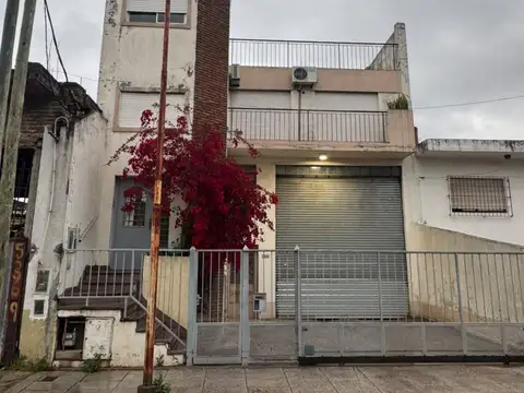 Casa 5 ambientes en alquiler con patio, quincho y terraza - Tablada