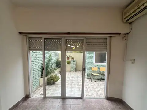 Casa 5 ambientes con 1 baño
