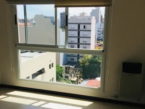 EXCELENTE DEPARTAMENTO DE CATEGORIA 2 AMBIENTES EN VENTA - MORON CENTRO