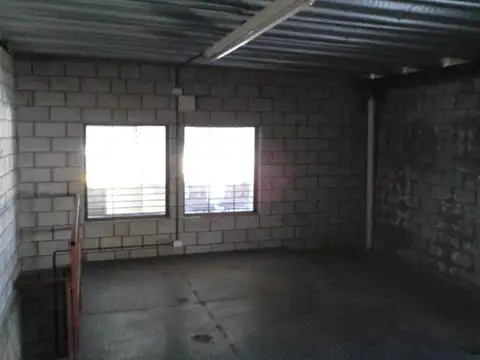 Local en Alquiler en Las Parejas, $ 2.400.000