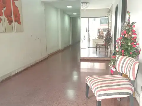 Ramon Falcon 2600, Piso 8