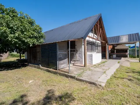 Casa 2 ambientes con 1 baño