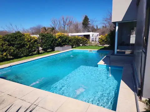 Casa  en Venta en Los Arces, La Cañada de Pilar, Pilar