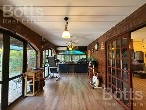 Casa 5 ambientes con 2 baños