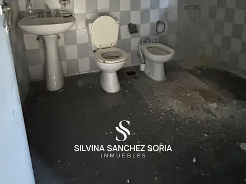 Casa 4 ambientes con 1 baño