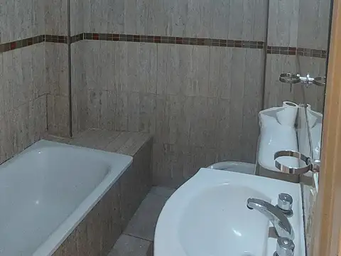 Monoambiente sin expensas y servicios incluidos.