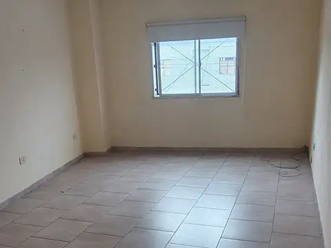 Presidente Domingo Faustino Sarmiento 400, Piso 1