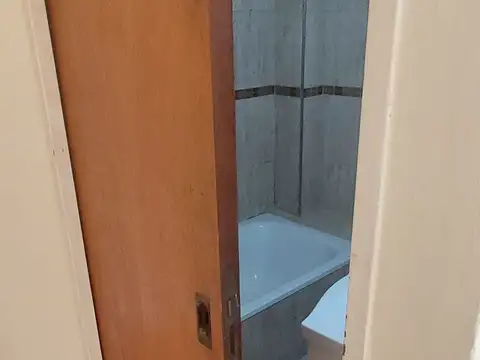 Departamento en Alquiler en Lanus Este, $ 450.000