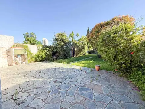 CASA EN VENTA EN EL CENTRO DE PERGAMINO CON PILETA