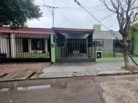 VENTA CASA 2 DORMITORIOS B LAS MARGARITAS