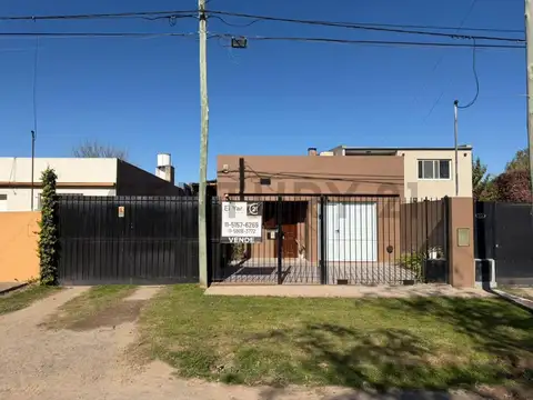 VENTA DE CASA 2 PLANTAS  CON LOCAL Y GALPON DEL PAMPA 240-SAN ANTONIO DE ARECO