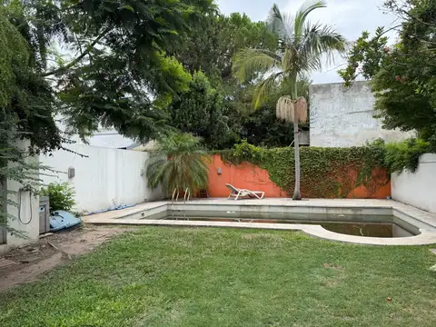 Casa en Venta con 4 cocheras