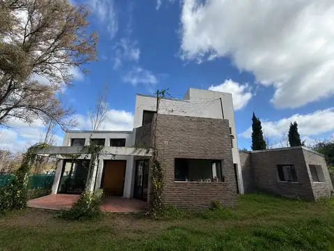 Casa 4 ambientes en VENTA en las Casuarinas 