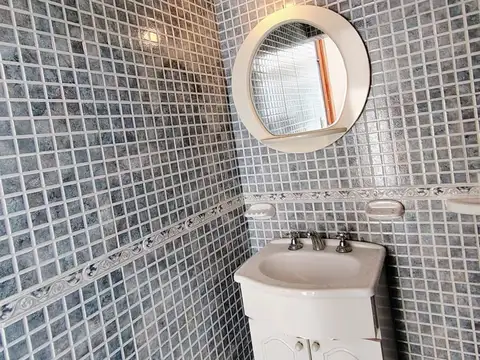 Depto Tipo Casa en Alquiler con 1 cocheras