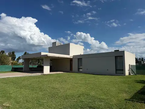 Alquilo Casa en Azahares del Parana 