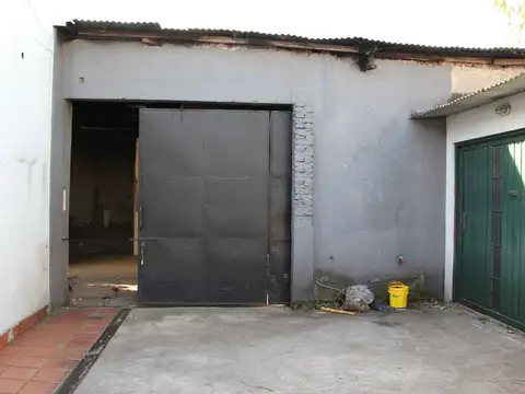 Venta Galpón/ Deposito, Morón 272m2