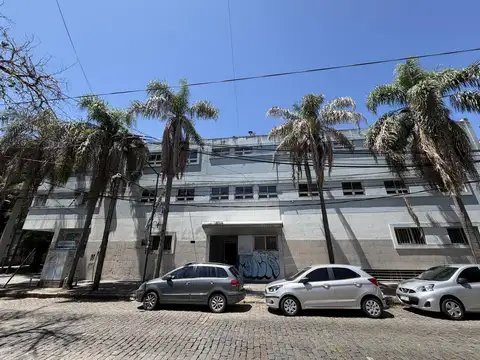 Oficina 40 ambientes con 30 baños