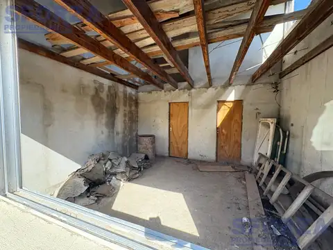 Venta Casa + Depósito en José C. Paz