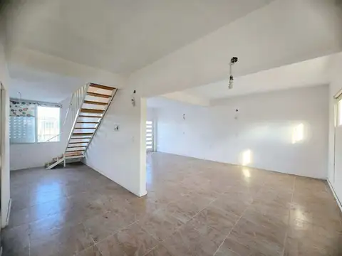 Venta PH 5 ambientes, balcon, terraza Villa Maipu