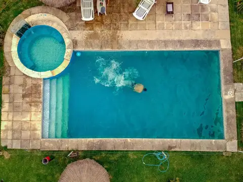 COMPLEJO DE CABAÑAS CON PILETA 