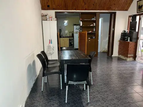 Depto Tipo Casa 4 ambientes con 1 baño