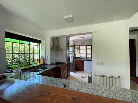 Casa en Alquiler Temporal con 2 cocheras