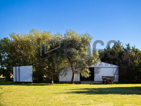 Casa 7 ambientes con 2 baños