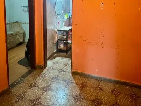 Casa 6 ambientes con 2 baños