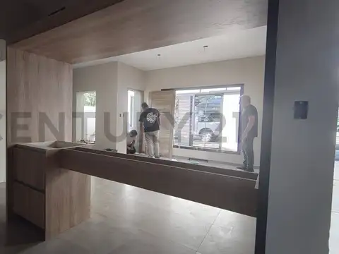 Casa en Venta en Godoy Cruz, USD 175.000