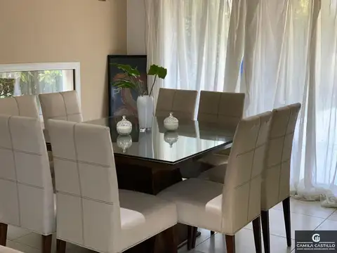 Casa en Venta con 2 cocheras