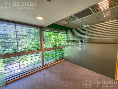 En Venta Edificio de oficinas con ascensor, 9 cocheras - Beccar San Isidro
